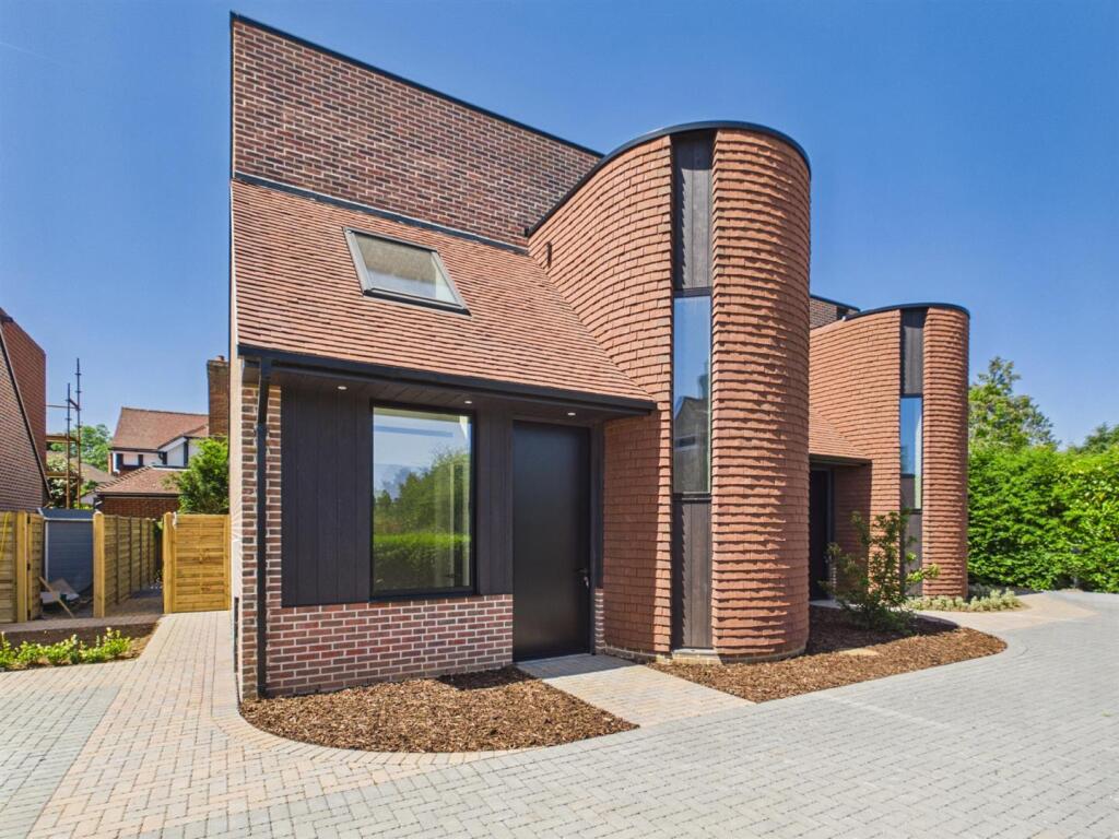 Main image of property: Kearton Close, Kenley