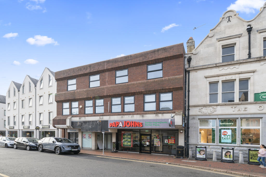 Main image of property: 45 High Street, Flat B, Egham