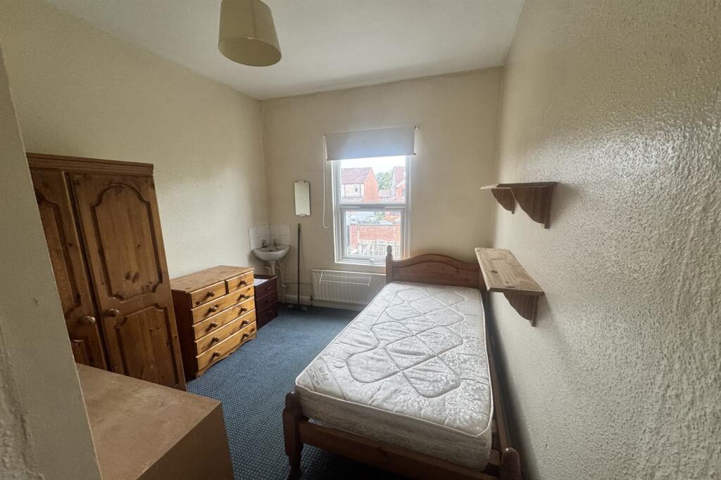 Main image of property: Kingsland Avenue, CV5