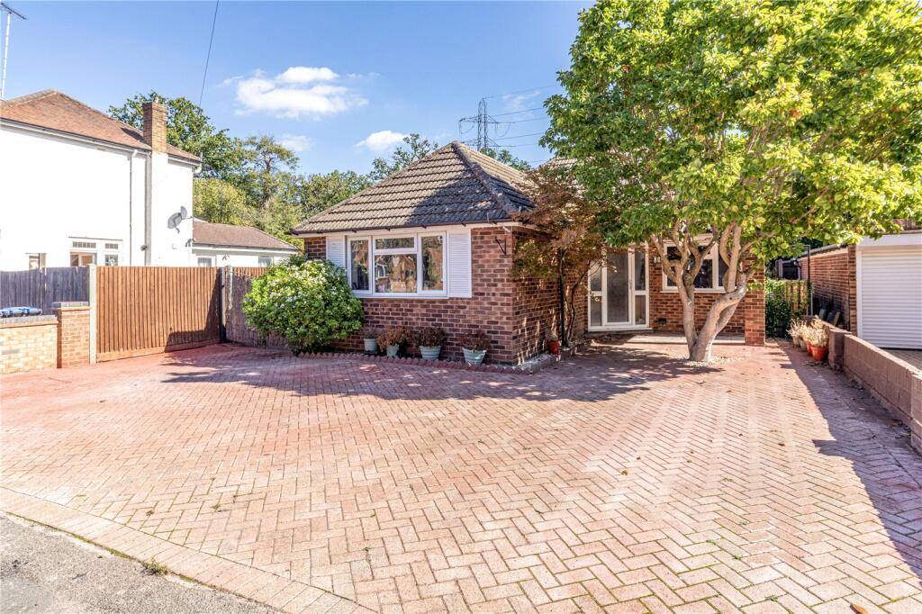 Main image of property: Common Lane, New Haw, Addlestone, Surrey, KT15