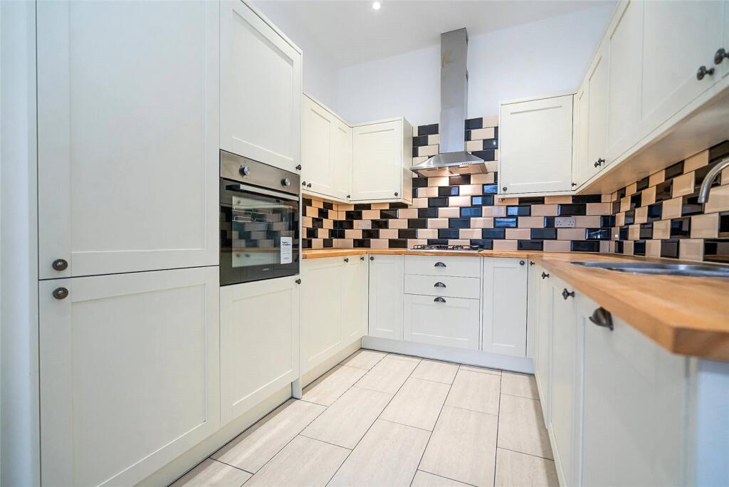Main image of property: Dukes Avenue, London, N10