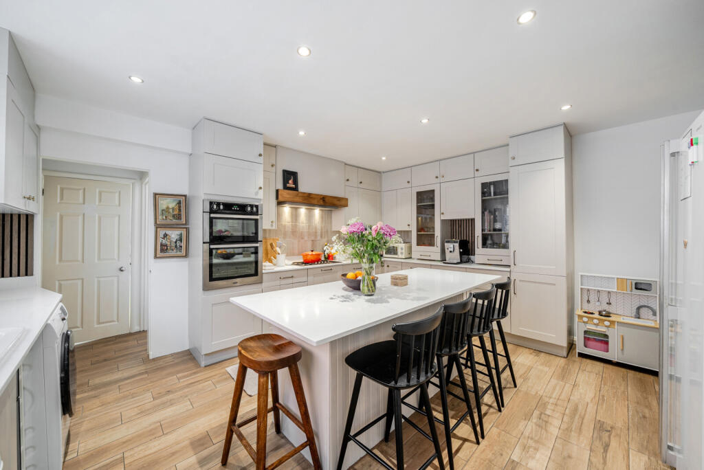 Main image of property: Chertsey Road, Byfleet, KT14