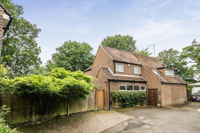 Main image of property: Hendon Avenue, London