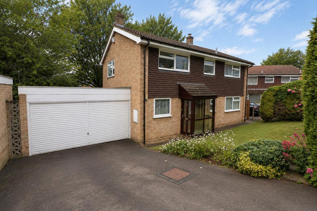 Main image of property: Chartwell Drive, Luton, Bedfordshire, LU2 7JD