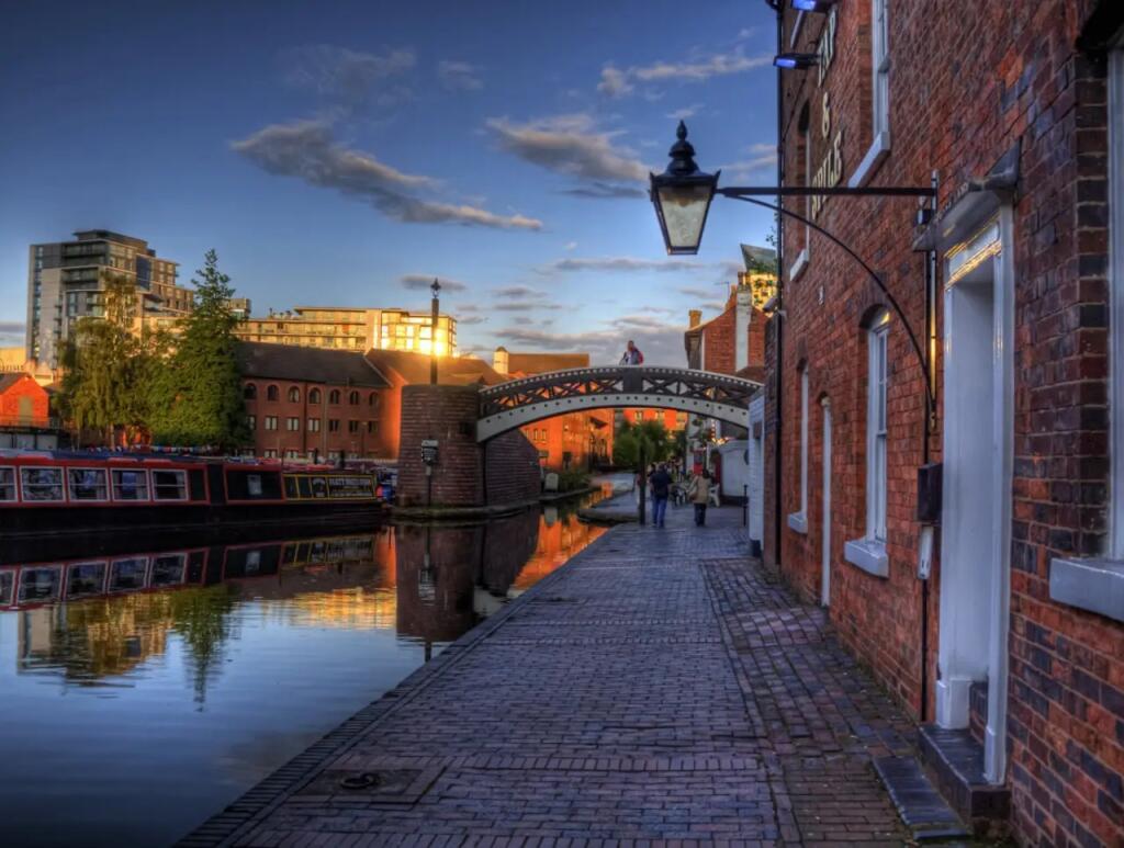 Main image of property: Islington Gates, 6 Fleet Street, Birmingham, B3