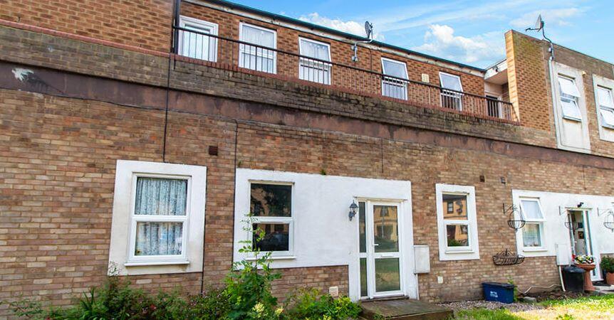 Main image of property: Flat 4A, 21 The Renown, Shoeburyness, Shoeburyness, Essex, SS3 9UU