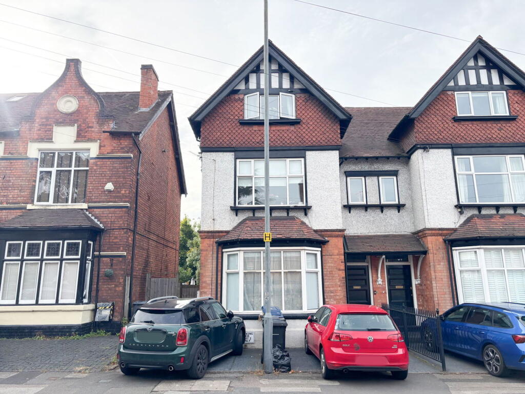Main image of property: 90 Victoria Road, Sutton Coldfield, B72 1SN