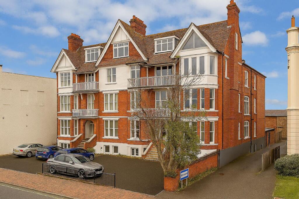 Main image of property: Mount Ephraim, Tunbridge Wells, TN4