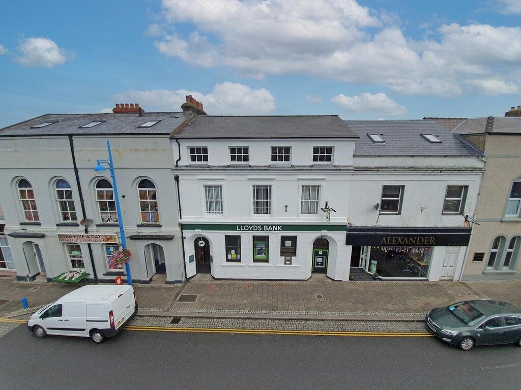 Main image of property: Vacant Freehold, 35 Dimond Street, Pembroke Dock, SA72 6BX