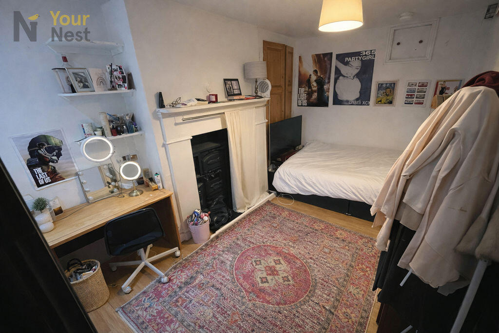 Main image of property: Bedroom 2, Ash Grove, Hyde Park, LS6 1AY