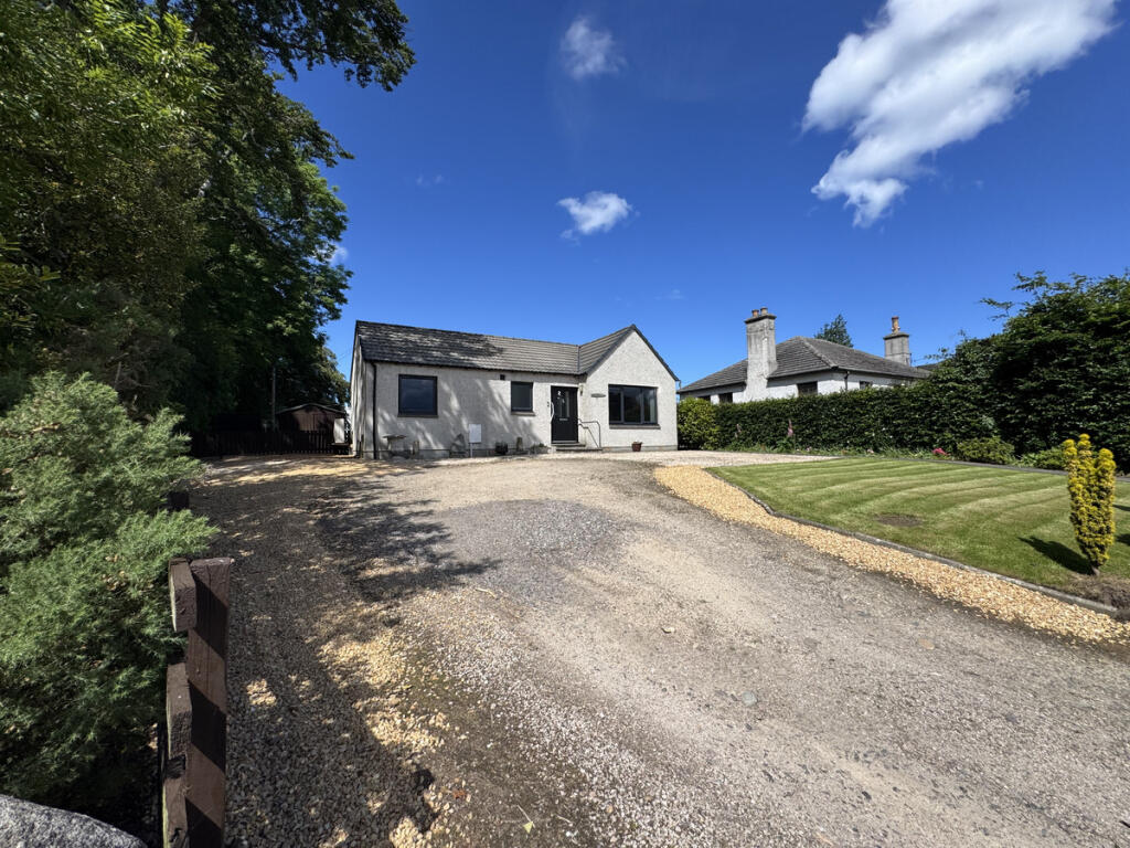 Main image of property: Dalvrecht Main Street, Urquhart IV30 8LG