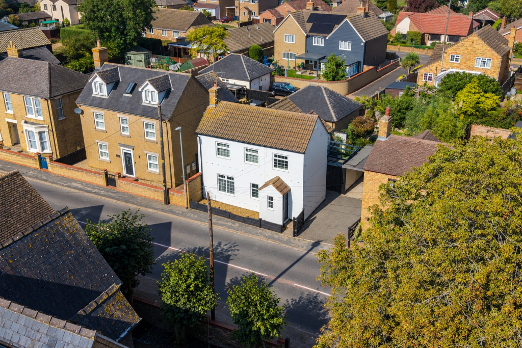 Main image of property: High Street, Earith, Huntingdon, Cambridgeshire, PE28 3PP