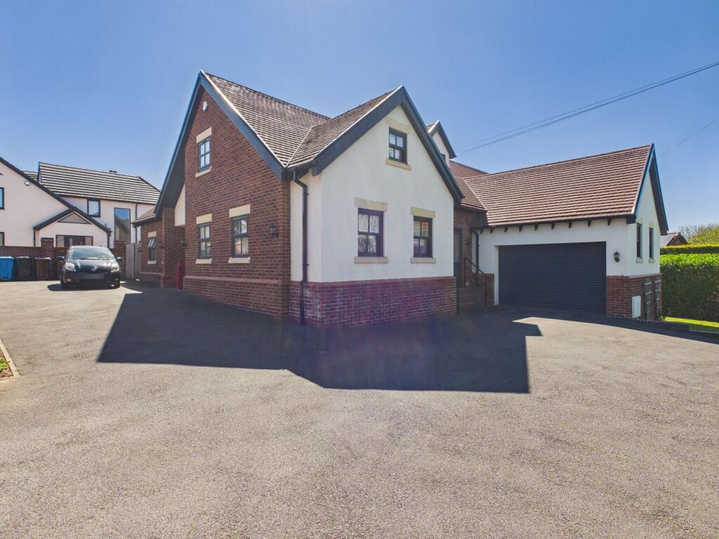 Main image of property: Pastures Hill, Littleover, DE23