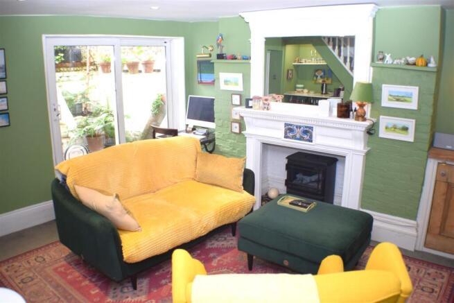 SITTING ROOM: