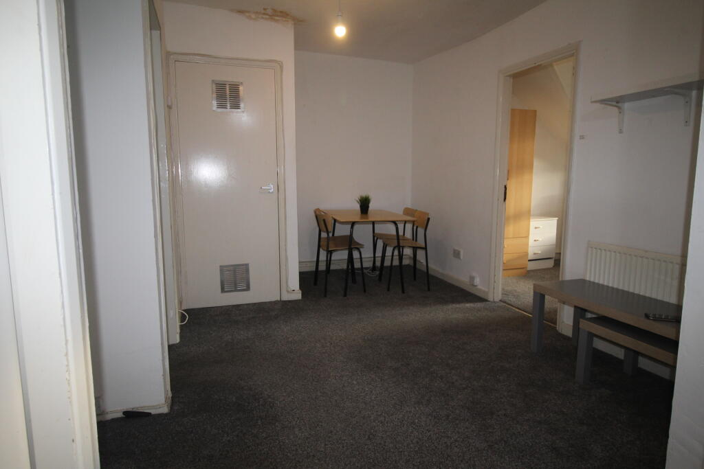 Main image of property: Flat 7, 30 Kelso Road, LS2 9PR