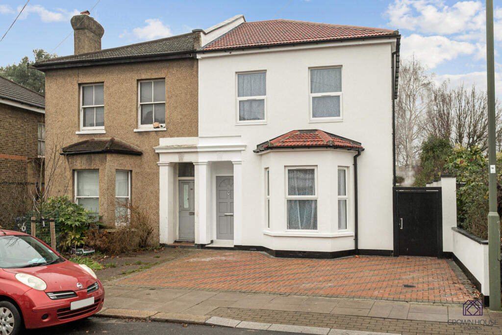 Main image of property: Long Lane, London, N3