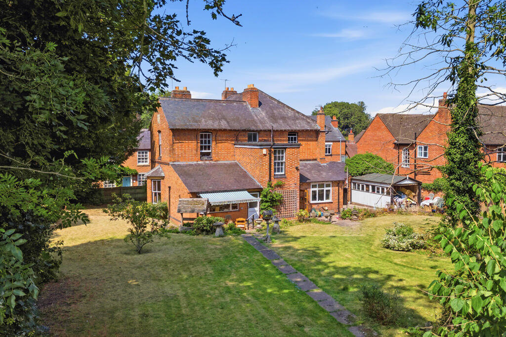 Main image of property: 14 Desford Road, Thurlaston, Leicester, Leicestershire, LE9 7TE