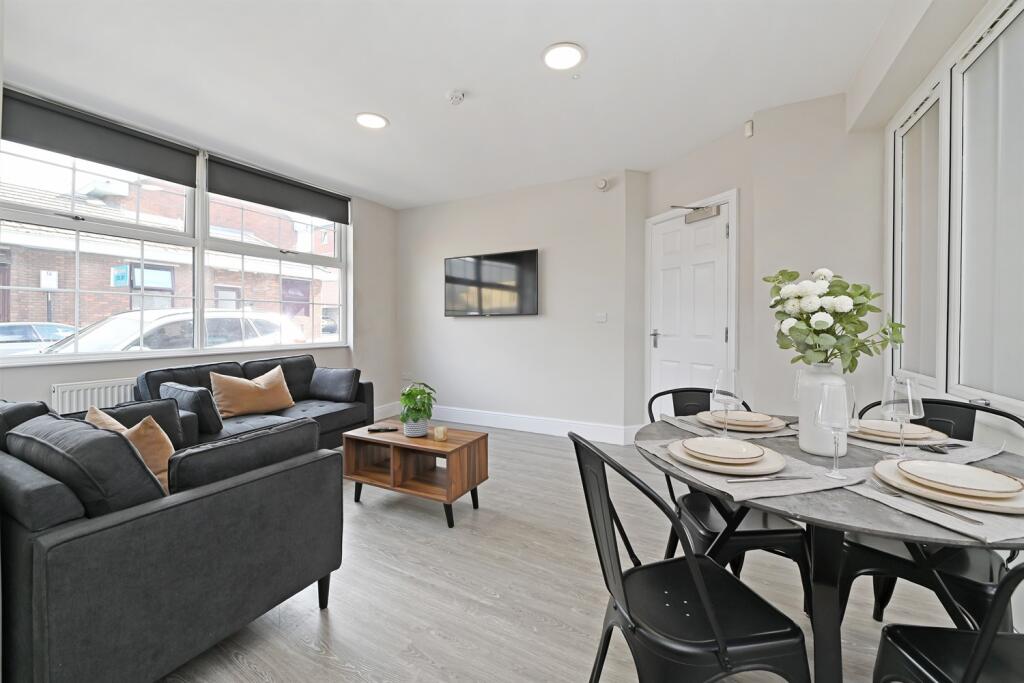 Main image of property: Flat A, 212 Broomhall Street, S1