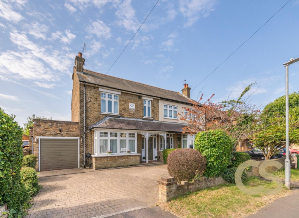 Main image of property: Andrews Lane, Cheshunt, Waltham Cross, Hertfordshire, EN7