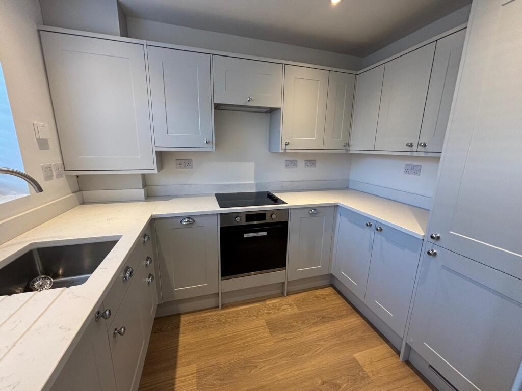 Main image of property: Wavytree Close, Warwick