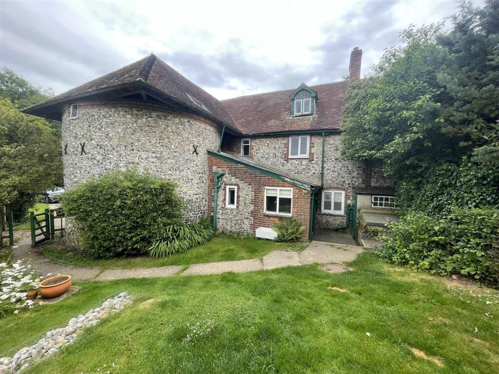Main image of property: 1 Langham Park Farm Cottages, Woodgate, Bishopsbourne, Canterbury, Kent CT4 5JL