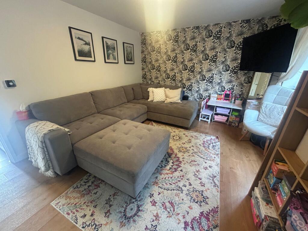 Main image of property: Redmile Close, Hucknall, Nottingham, Nottinghamshire, NG15