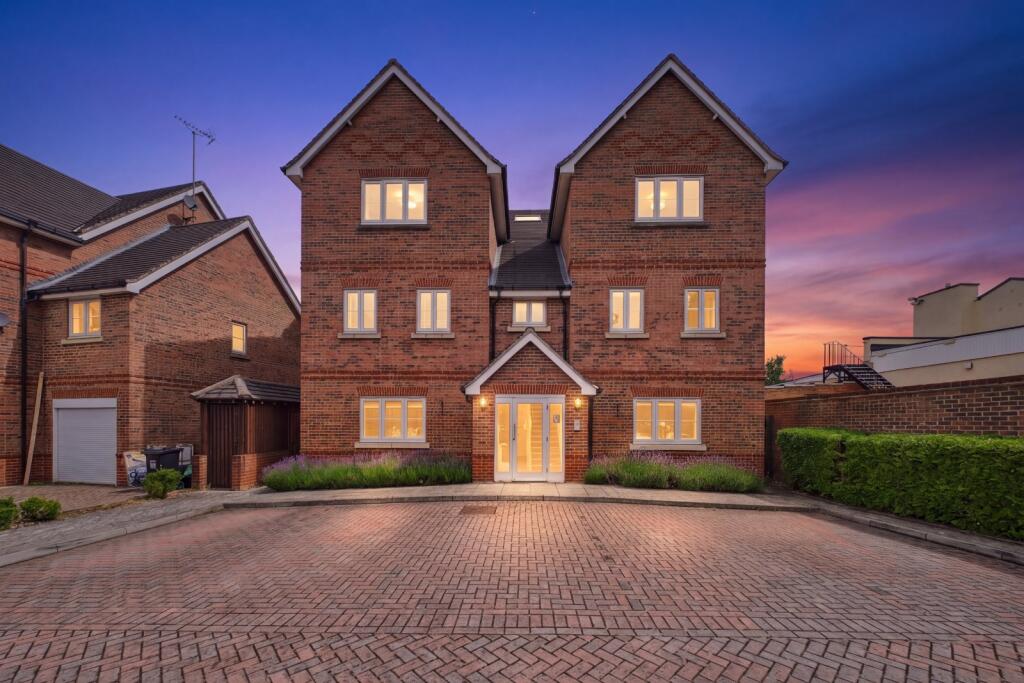 Main image of property: Summer Court, Sindlesham, Wokingham, Berkshire, RG41