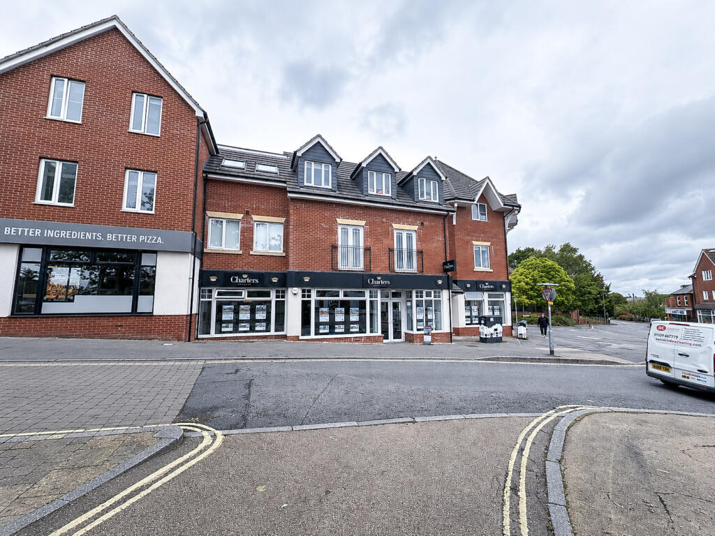 Main image of property: New Park Lodge, 20 Station Road, Park Gate, Southampton