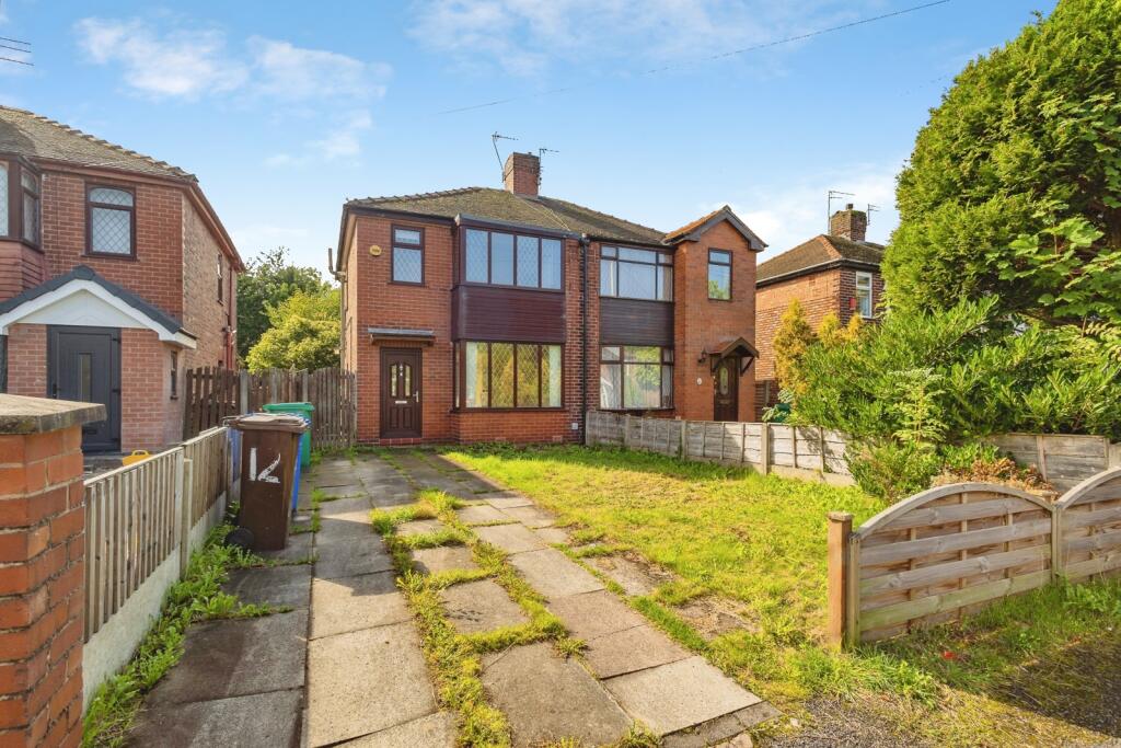 Main image of property: Albert Gardens, Manchester, Greater Manchester, M40