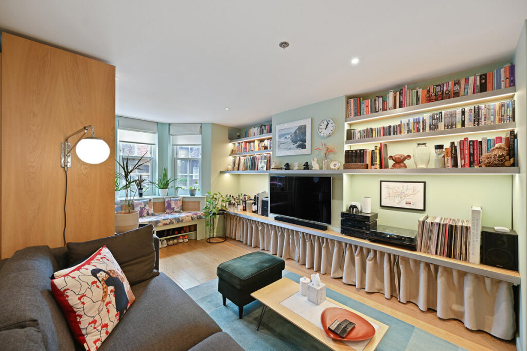 Main image of property: Erconwald Street, London, W12 0