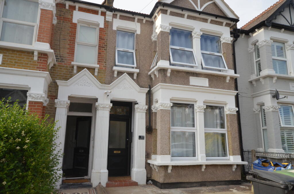 Main image of property: SE6 2BT