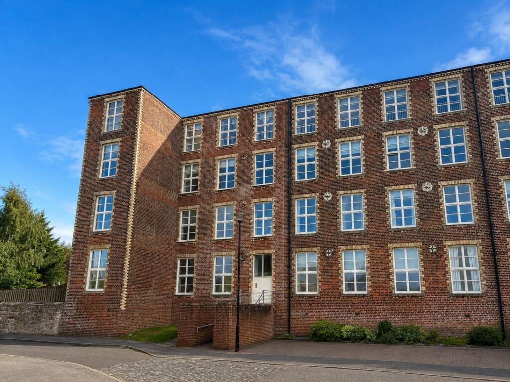 Main image of property: Woolcarders Court, Cambusbarron, FK7