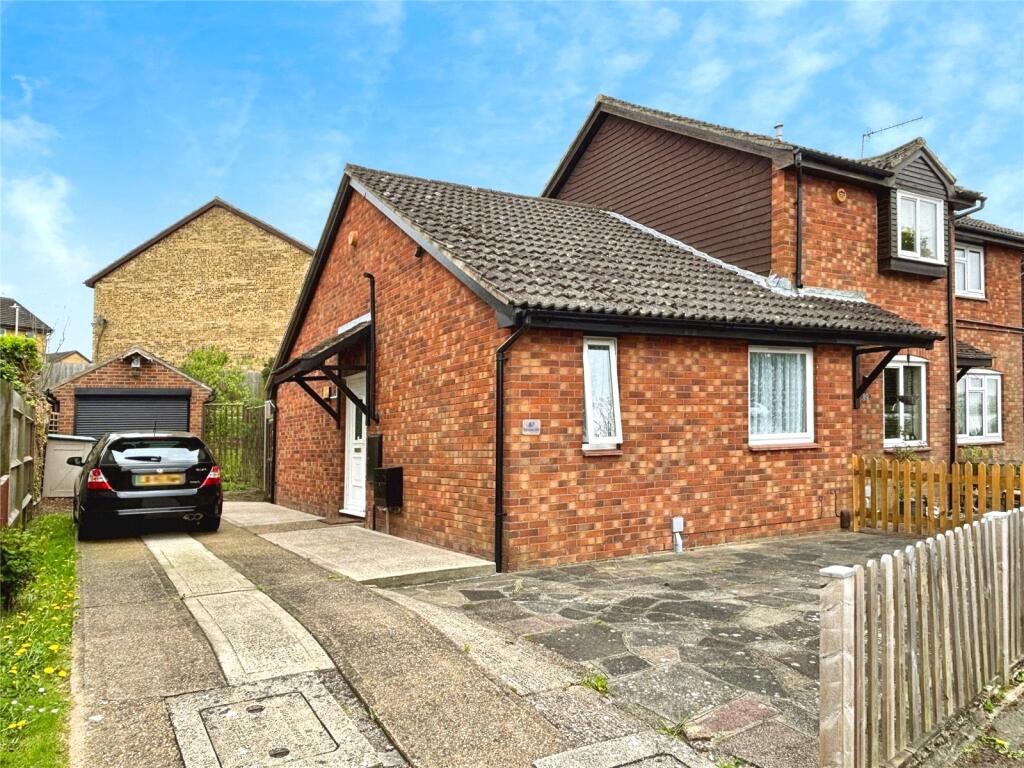Main image of property: Oakwood Rise, Tunbridge Wells, Kent, TN2