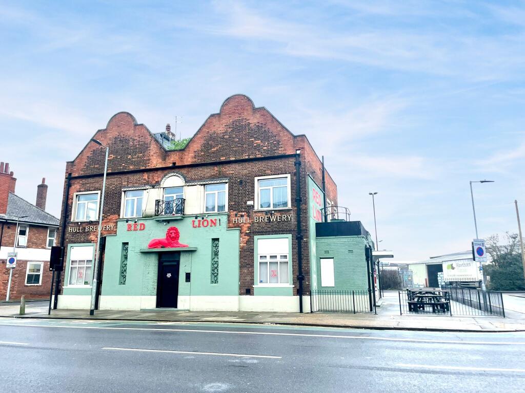 Main image of property: Red Lion Hotel, Clarence Street, Hull, East Yorkshire, HU9 1DN
