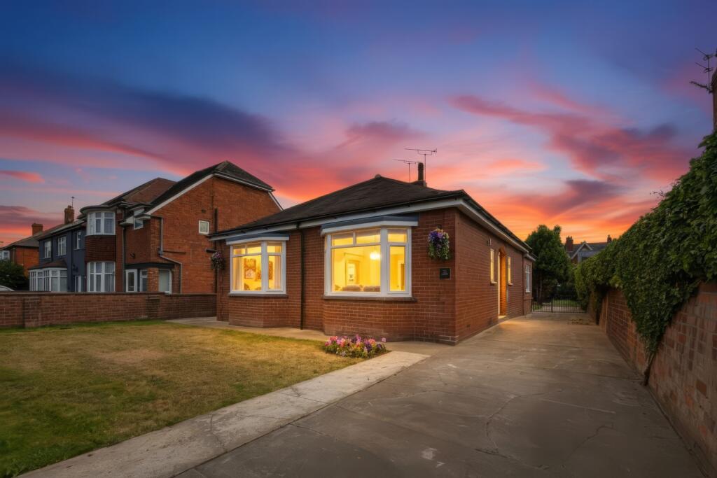 Main image of property: 28 Auckland Road, Doncaster