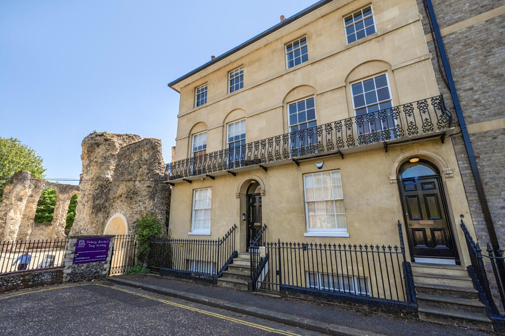 Main image of property: Abbots Walk, Reading, Berkshire, RG1