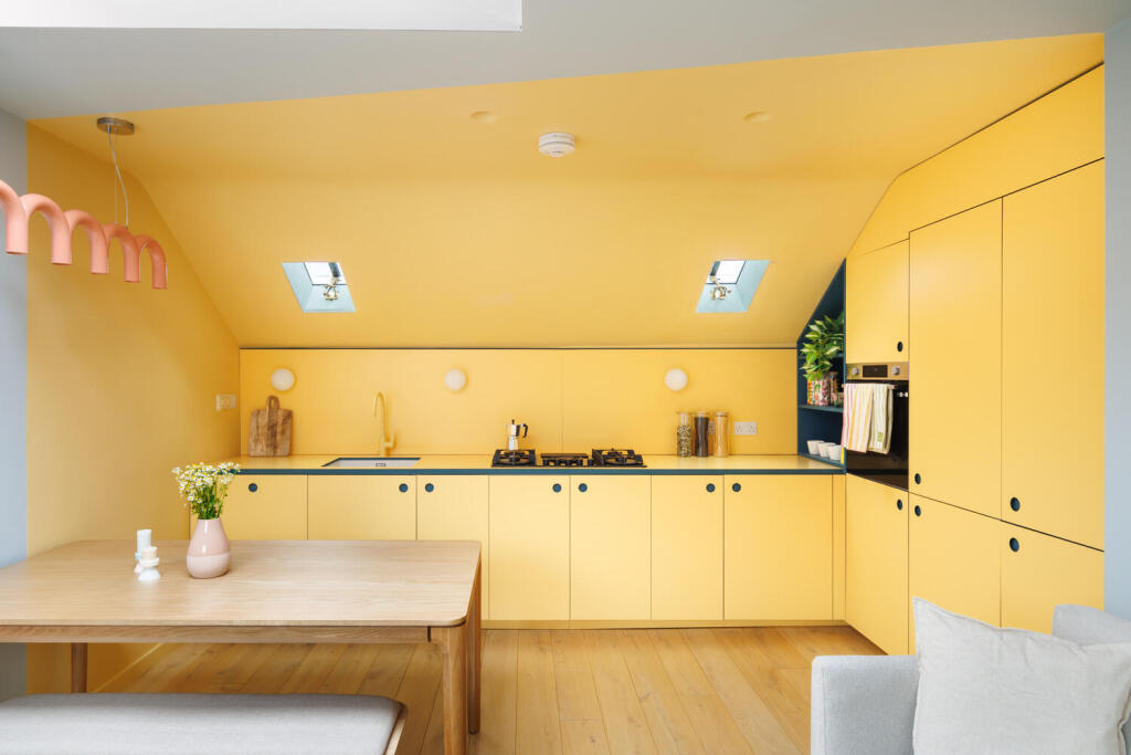 Main image of property: Oakley Place, London
