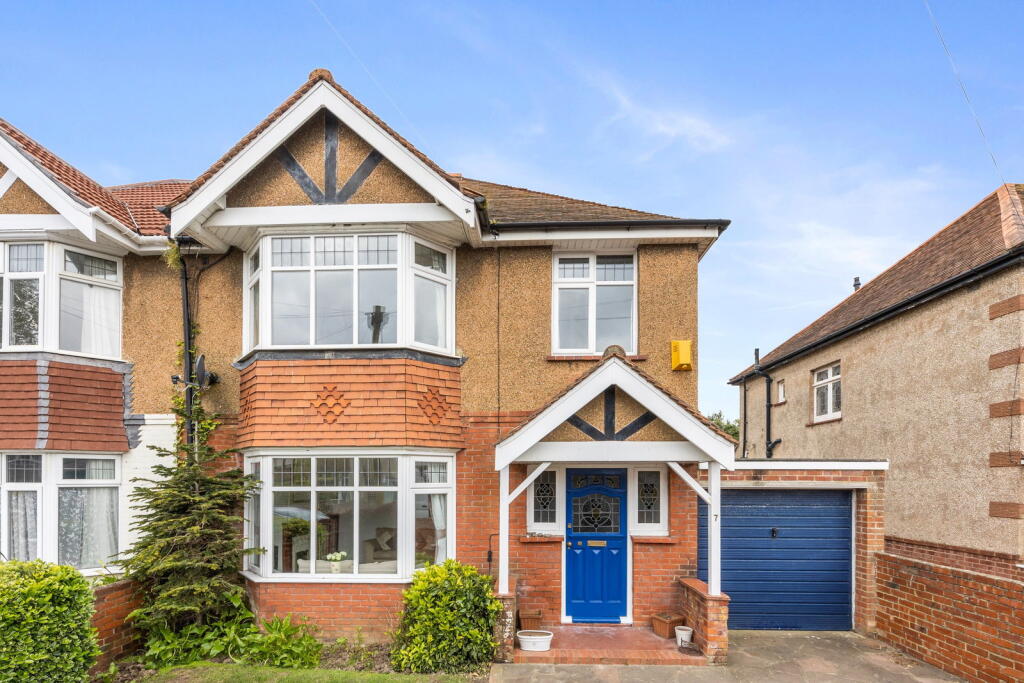 Main image of property: Loxwood Avenue, Worthing BN14 7QZ