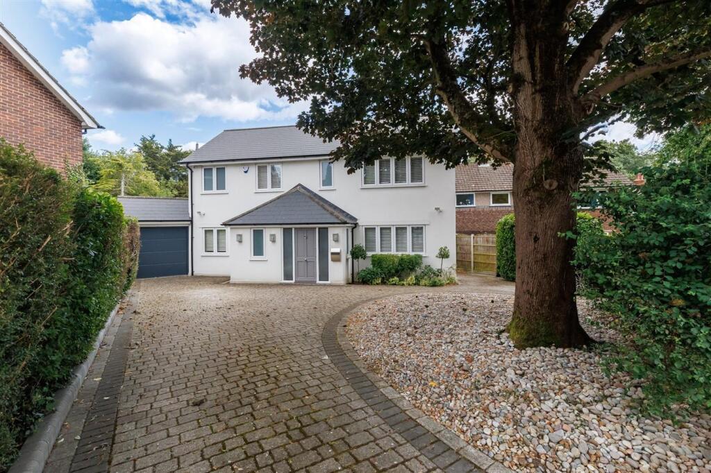 Main image of property: Kendal Avenue, Epping