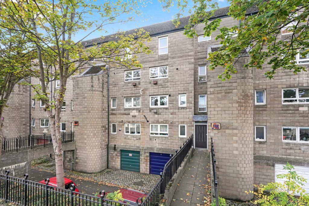 Main image of property: 213/5 Great Junction Street, Edinburgh, EH6 5RU