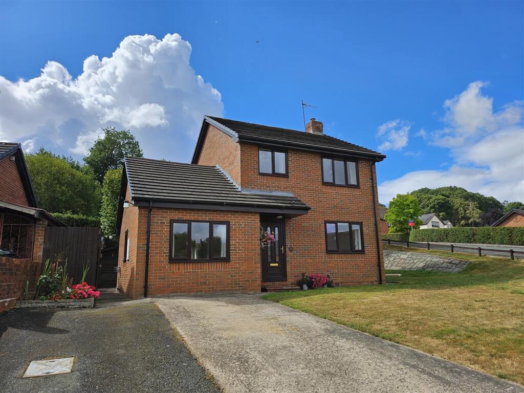 Main image of property: Ffordd Newydd, Bettws Cedewain