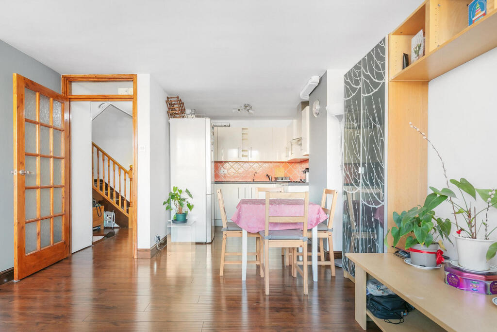 Main image of property: Distillery Walk, Brentford, TW8