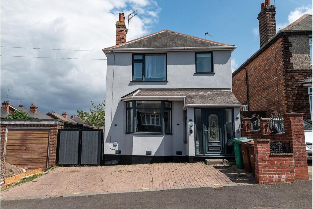 Main image of property: Hollydale Road, Nottingham, NG3