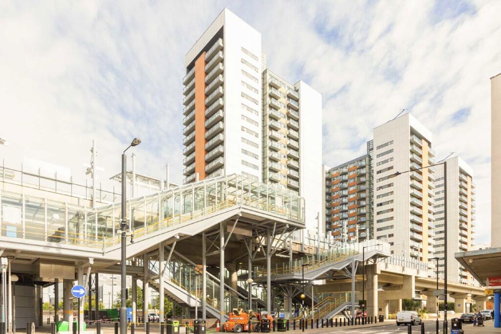 Main image of property: Blackwall Way, Canary Wharf