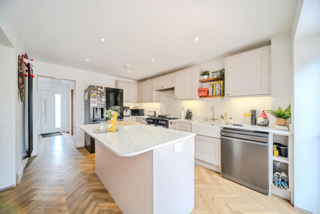 Main image of property: Cornelia Close, Bletchley, Milton Keynes, Buckinghamshire, MK2
