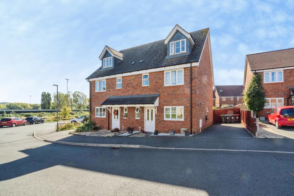 Main image of property: Brick Field, Bletchley, Milton Keynes, Buckinghamshire, MK2