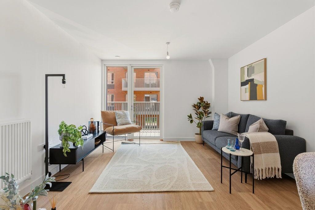 Main image of property: Royal Gateway, Pearl House, Acton, W3