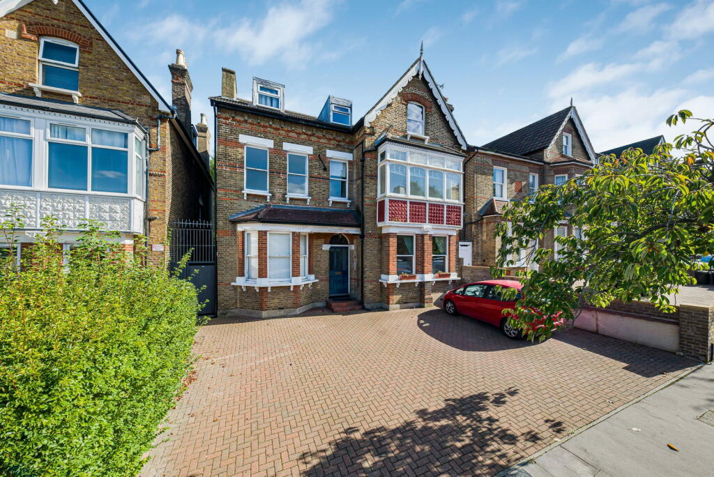 Main image of property: Birdhurst Rise, South Croydon, CR2