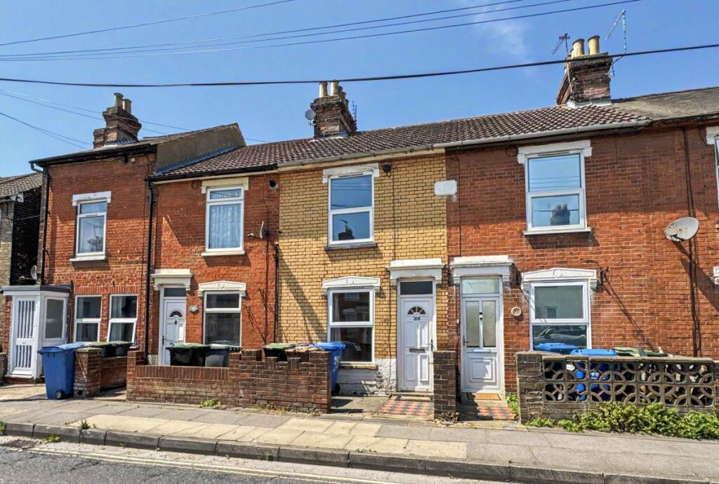 Main image of property: 300 Cauldwell Hall Road, Ipswich, Suffolk, IP4 5AQ