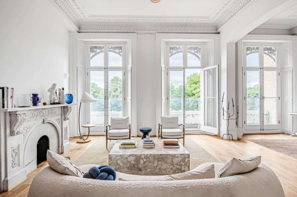 Main image of property: Clapham Common North Side, London, SW4